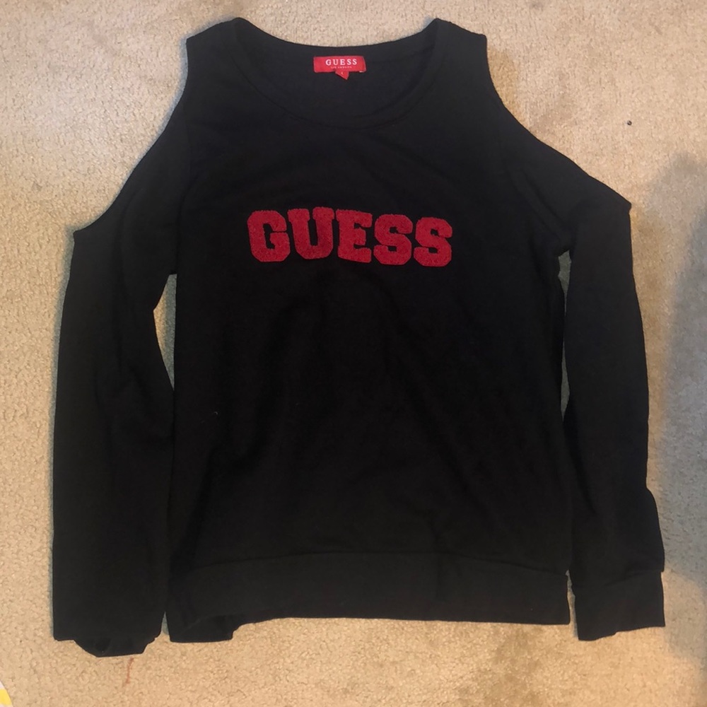 Open shoulder GUESS top